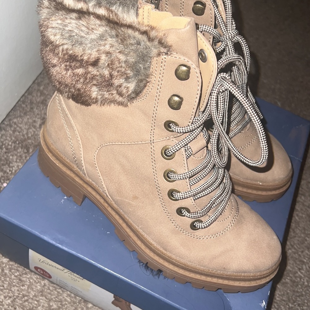 Boots - Picture 3 of 6